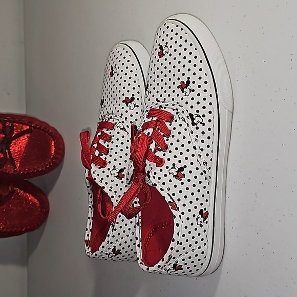 Minnie Mouse Lovers Lot polka dot sneakers size 7, bag& red glitter slippers EUC - Picture 4 of 16